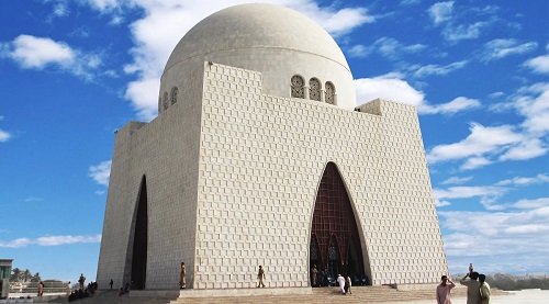 A pakisztáni Karacsi egyik jelképe, a Dzsinnah-mauzóleum