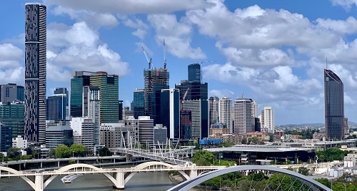 Brisbane belvárosa a Brisbane (vagy Maiwar) nevű folyóval