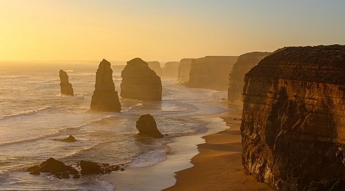 A Tizenkét apostol nevű sziklaegyüttes az ausztrál Victoria állam partjainál