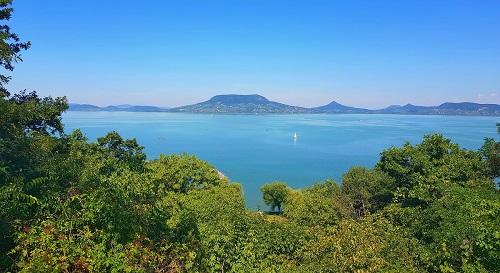 Az egyik legszebb magyar táj: a Balaton és a Badacsony