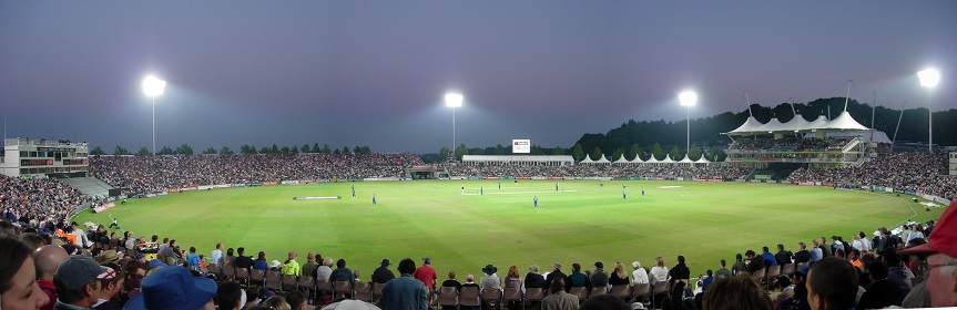 Húsz20-as mérkőzés egy modern, világítással ellátott stadtionban (2006, Anglia fogadja Srí Lankát).