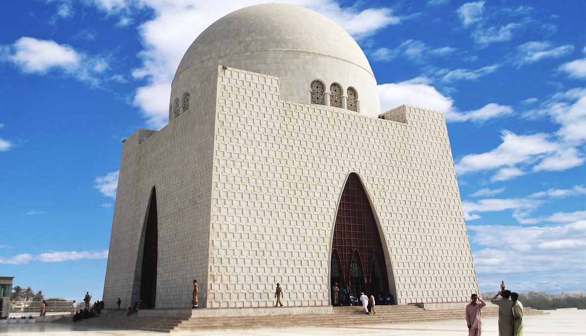 A pakisztáni Karacsi egyik jelképe, a Dzsinnah-mauzóleum (illusztráció)