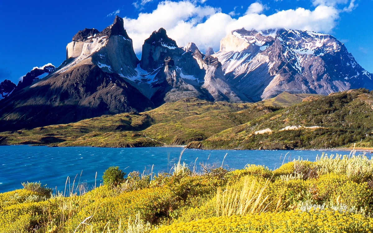 A chilei Torres del Paine Nemzeti Park a Pehoé-tóval (illusztráció)