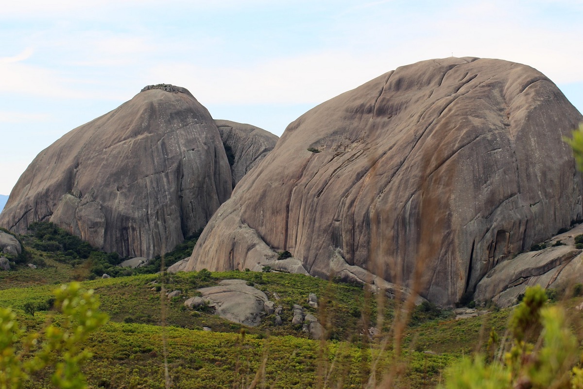 A Föld legnagyobb gránittömbjei közé tartozó Paarli-sziklák Paarl közelében (illusztráció)