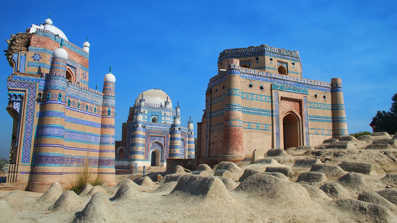 Ucs Saríf, Pakisztán egyik híres történelmi nevezetessége (illusztráció)