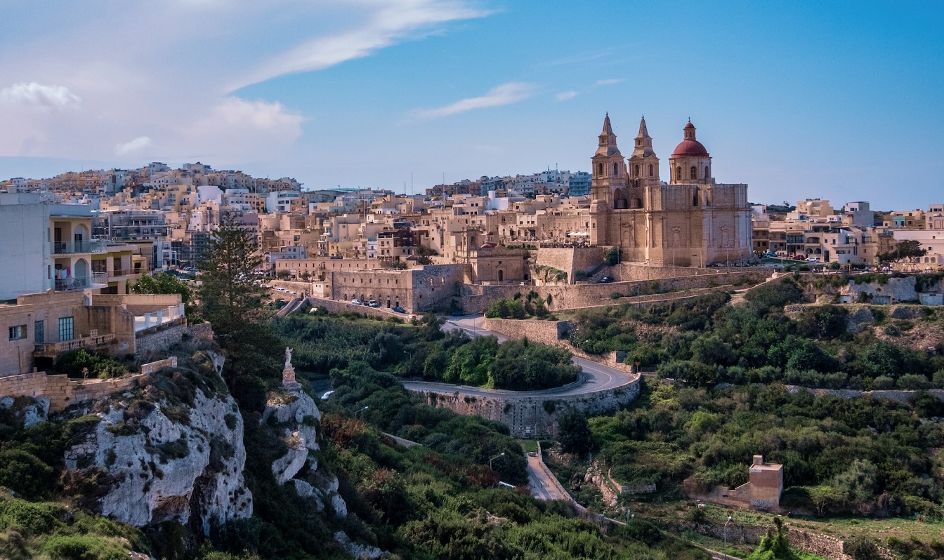 A máltai Mellieħa látképe (illusztráció)
